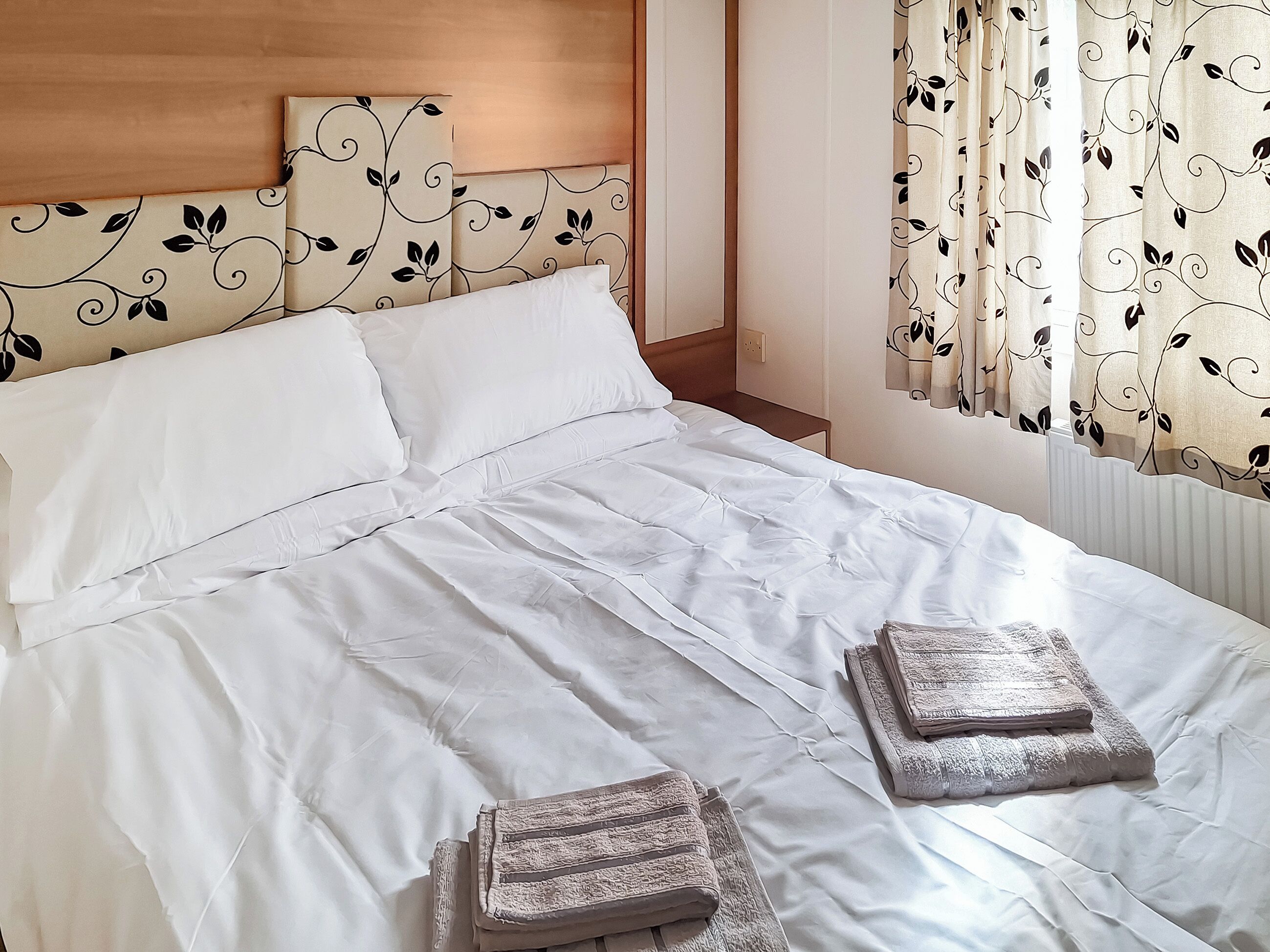 2 bedrooms, bed sheets