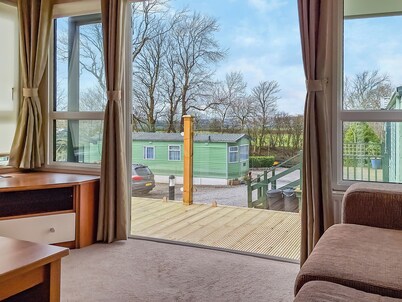 2 bedroom accommodation in Lamplugh