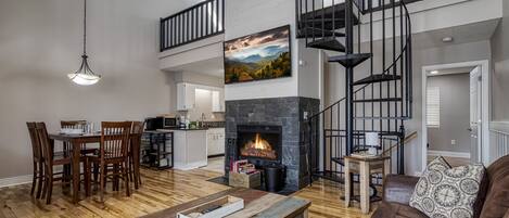 Televisie en een open haard