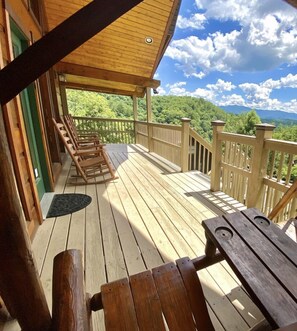 Property grounds - A Rockytop RendezVIEW (Townsend)
