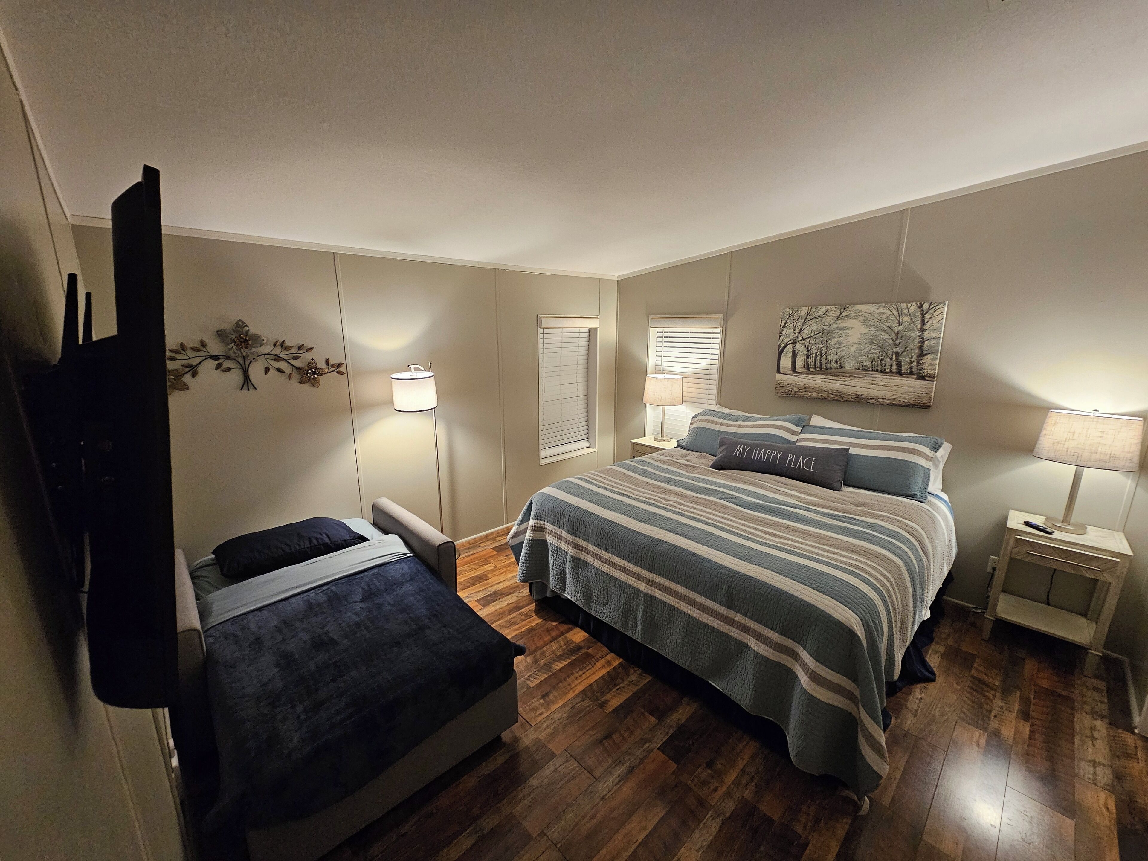 3 chambres, fer et planche à repasser, lit parapluie, Wi-Fi gratuit