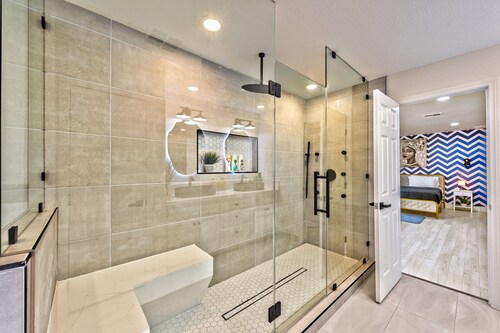 Amazing Modern House!! Big Backyard Big pool 5 Bedrooms 2 Masters 3 Bathrooms