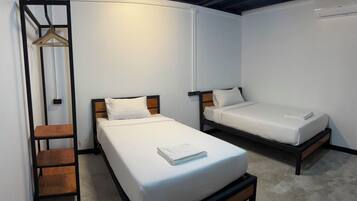 Camera con 2 letti singoli | Wi-Fi gratuito, lenzuola