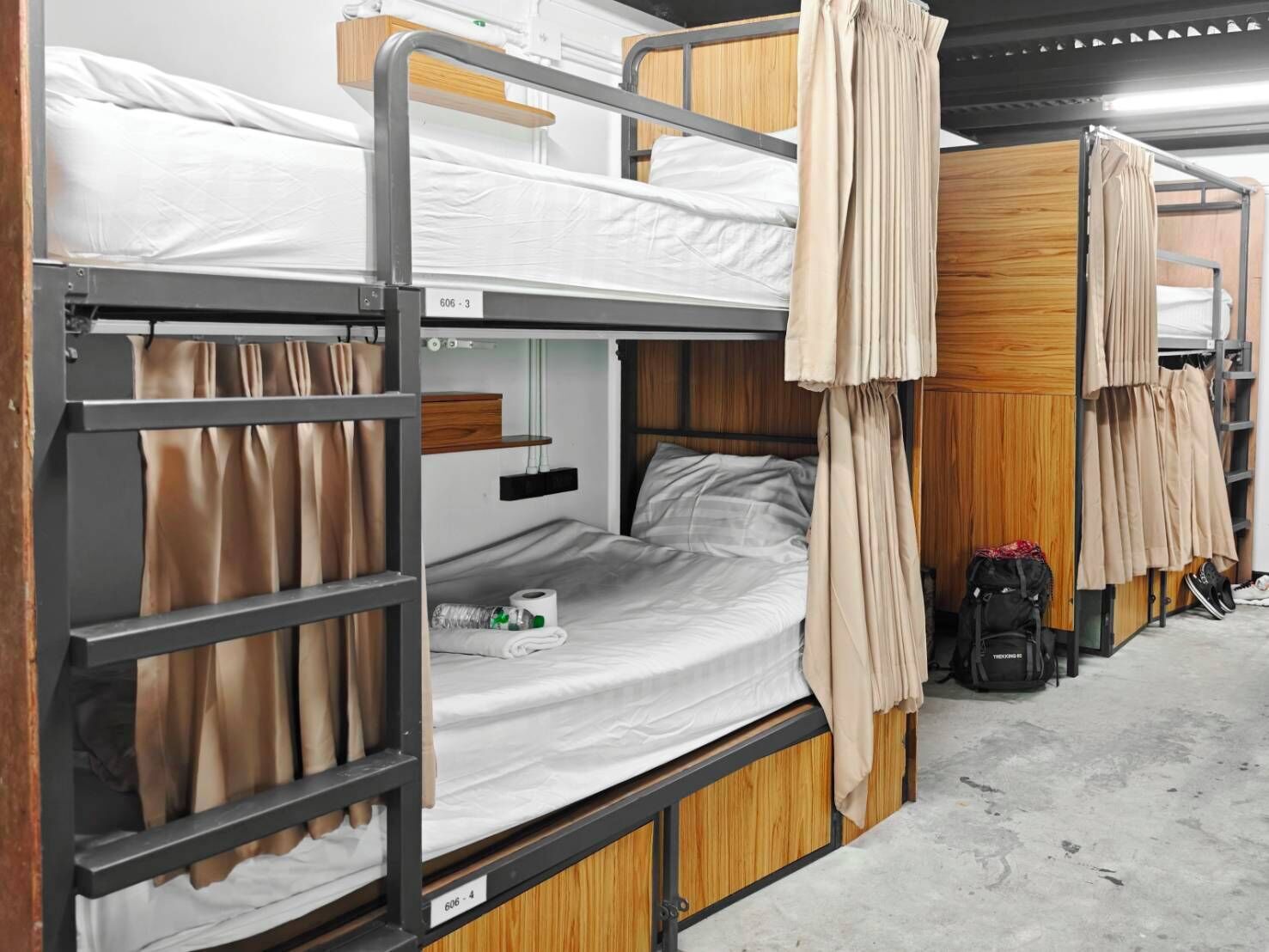 Gemeinsamer Schlafsaal, Gemischter Schlafsaal