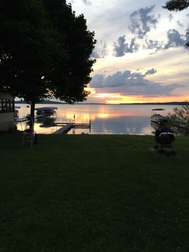 Classic Green Lake cottage, lakefront, screened boathouse deck, dock, swimming