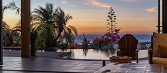 5bdr Private Hacienda-Style Oasis close to Garza wit pool & breathtaking views