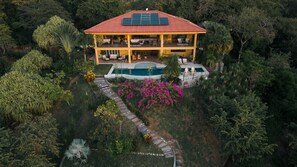 Exterior - 5bdr Private Hacienda-Style Oasis close to Garza wit pool & breathtaking views (Nicoya)