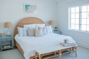 5 bedrooms, WiFi, bed sheets - Coastal Home in Heart of Milton Point Walking Distance to Beach & Park (Rye)