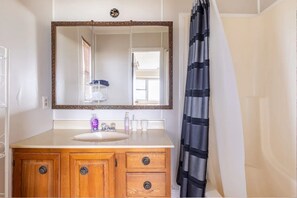 Towels, soap, shampoo, toilet paper