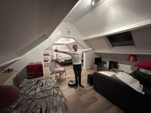 2 chambres, fer et planche à repasser, Wi-Fi, draps fournis