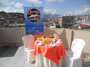 Free daily buffet breakfast 