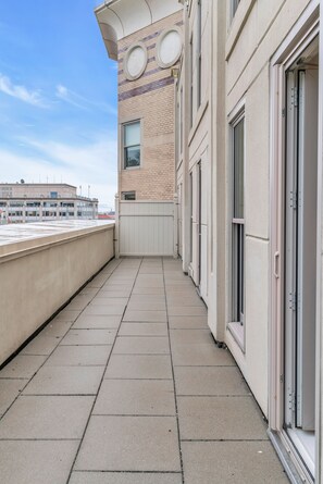 Exterior detail - Furnished 2BR Apartment in Penn Quarter, DC by RedAwning (Washington Dc)