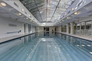 Indendørs pool, opvarmet pool