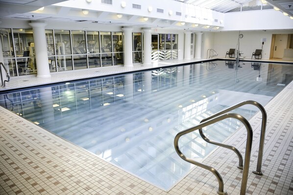 Innenpool, beheizter Pool