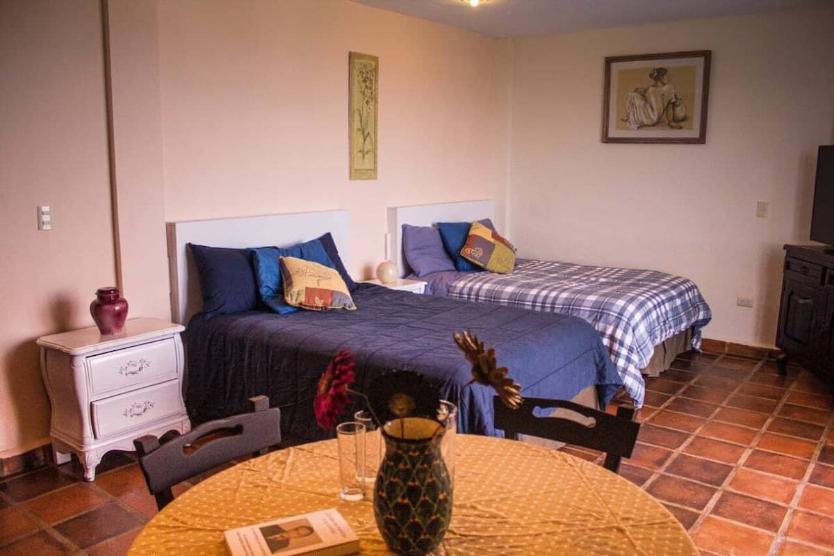 Comfort Room | Desk, WiFi (free)