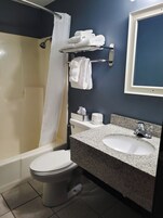Bañera con ducha, cabezal de ducha con hidromasaje