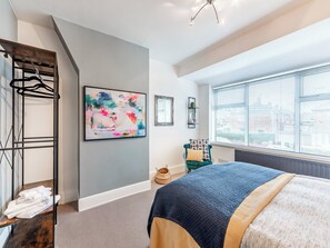 3 bedrooms, free WiFi, bed sheets