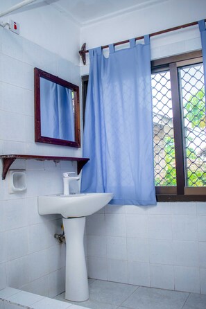Deluxe Triple Room | Bilik Mandi