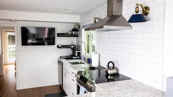 Réfrigérateur, four, plaque de cuisson, lave-vaisselle