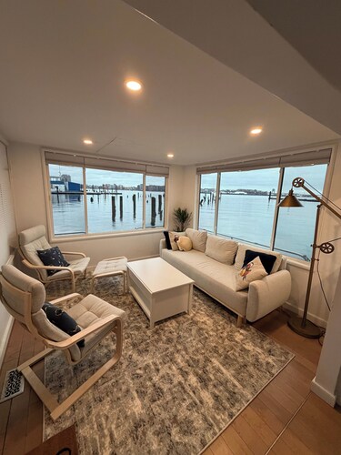 Endless Summer: Oceanside Views