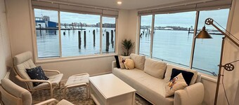 Endless Summer: Oceanside Views