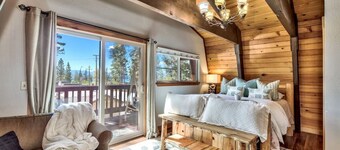 Spacious Cabin Across From Beach!