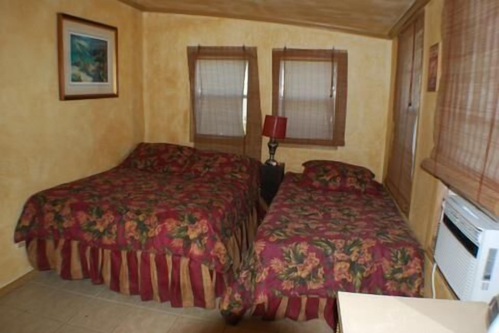 2 bedrooms, bed sheets