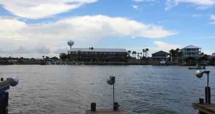 303 S. Harbor 11 - A great harbor condo with night fishing lights