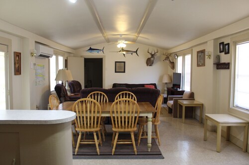 309 S. Shore B - Great, spacious cottage with plenty of parking!