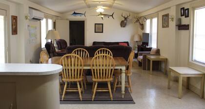 309 S. Shore B - Great, spacious cottage with plenty of parking!