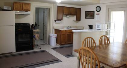 309 S. Shore B - Great, spacious cottage with plenty of parking!