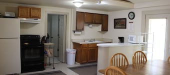 309 S. Shore B - Great, spacious cottage with plenty of parking!