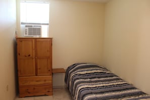 3 bedrooms, bed sheets