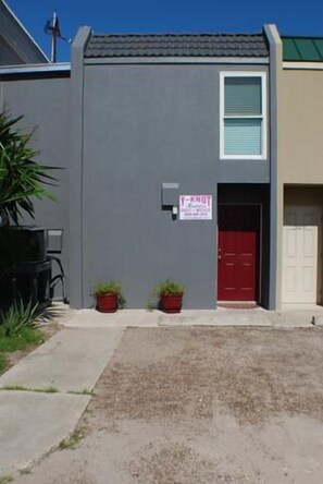 Exterior detail - 331 S. Harbor - Perfect access to great fishing! (Port Mansfield)