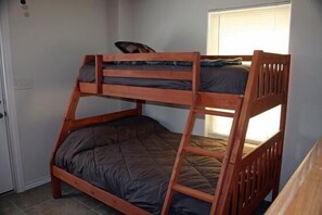 1 bedroom, bed sheets