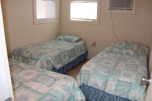 2 bedrooms, WiFi, bed sheets