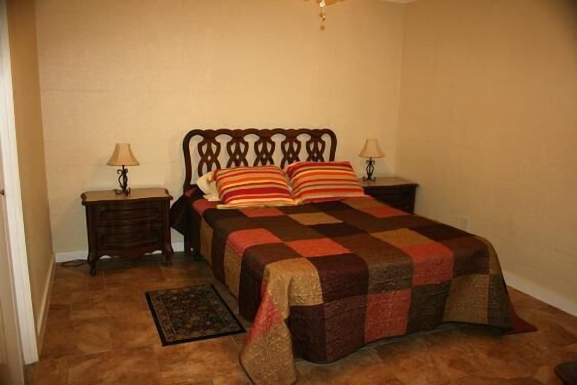 2 bedrooms, bed sheets