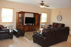 TV - 311 Beach - Gorgeous, Brand New Home! Stunning Home with Private Pool! (Port Mansfield)