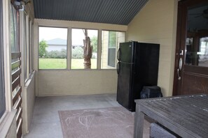 Interior - 922 Mansfield - Beautiful & Spacious! (Port Mansfield)