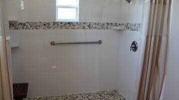 Douche, serviettes fournies