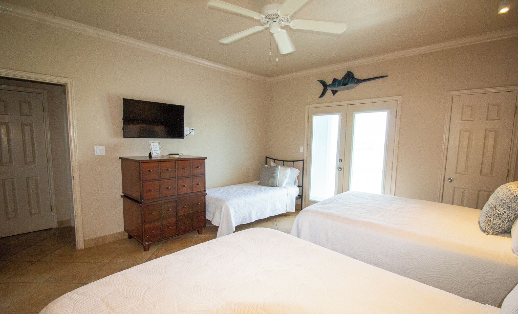 3 bedrooms, WiFi, bed sheets