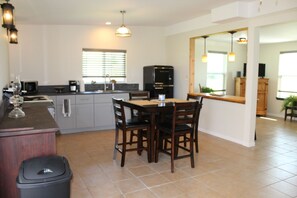 Fridge, microwave, oven, stovetop - 201 Matagorda - Cozy, Spacious Newly Remodeled Getaway! (Port Mansfield)
