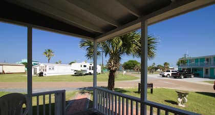 901 Mansfield - Cute 2 Bedroom/1.5 Bath inside R&R RV Park