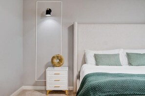 4 bedrooms, in-room safe, iron/ironing board, free WiFi