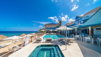 Outdoor pool, pool umbrellas, sun loungers