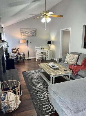 Smart TV, fireplace