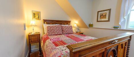 1 habitación, tabla de planchar con plancha, wifi gratis y ropa de cama