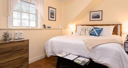 Roundtop Mountain+Breakfast @the Brass Lantern inn