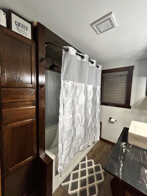 Hair dryer, towels - Whitetail Ridge (Cadiz)