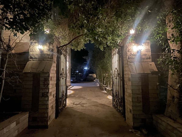 Front of property - Malek Pyramids Guest House (Giza)